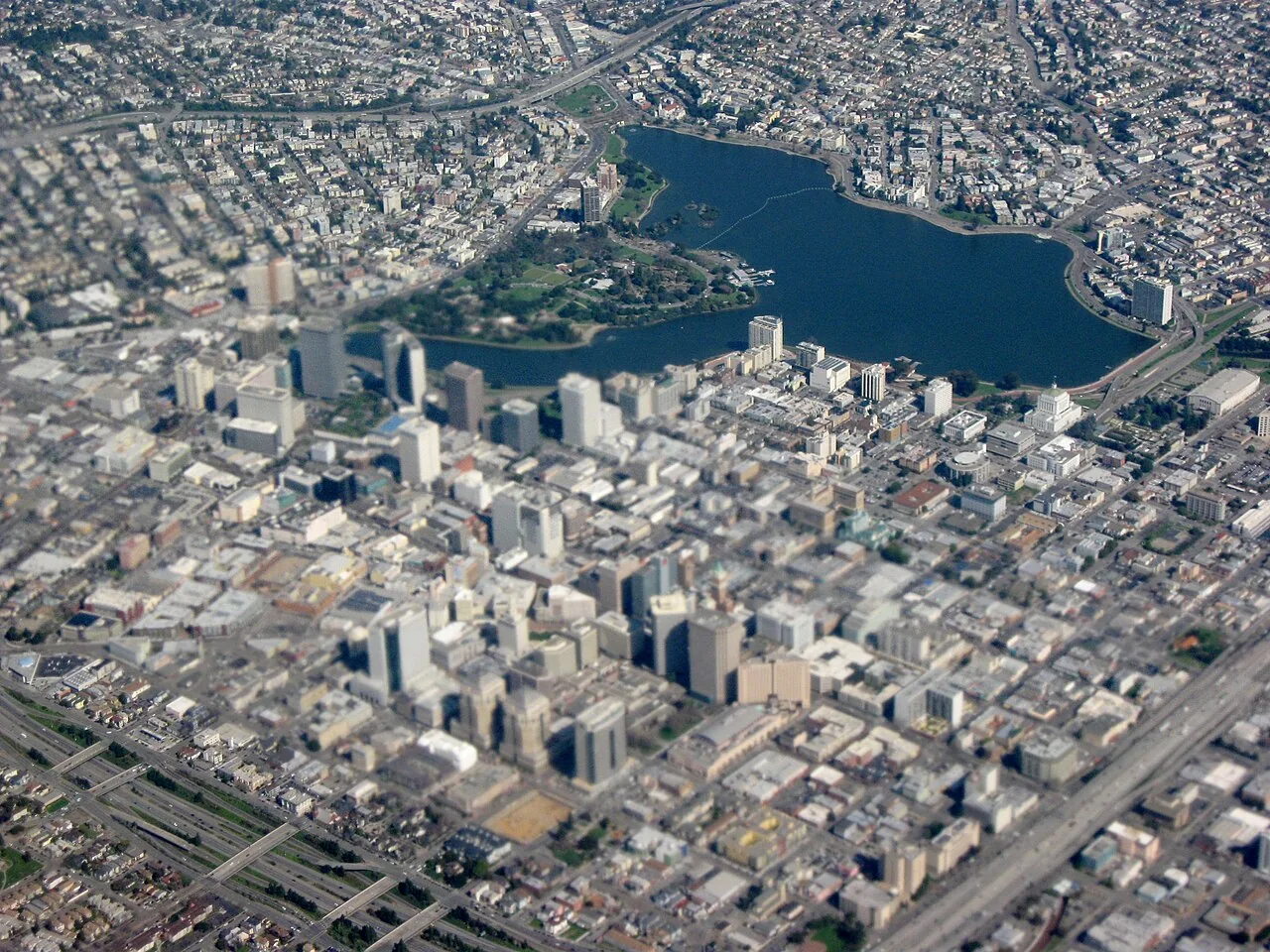 Commercial Roofing in Oakland, CA